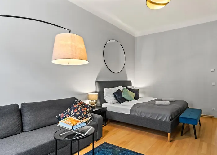 Stylish , 4 Min To U3 Zipperer Strasse